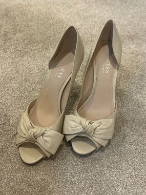 GUESS Women's Cream Knot Peep-Toe Heels